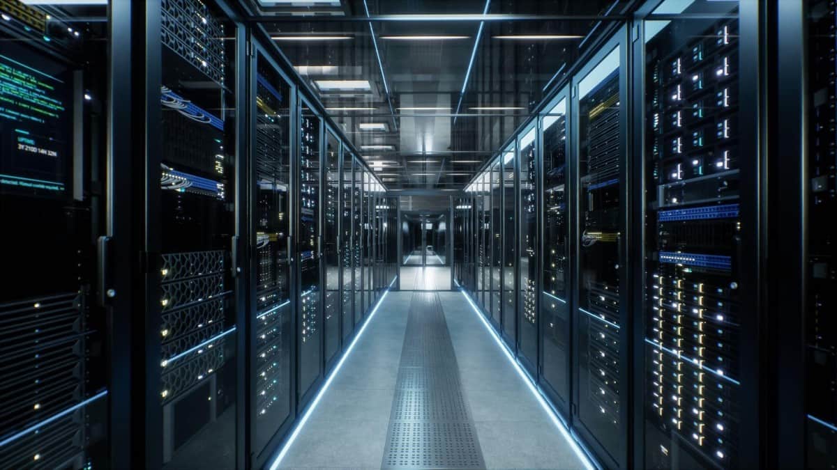 Serverschränke in einem Rechenzentrum