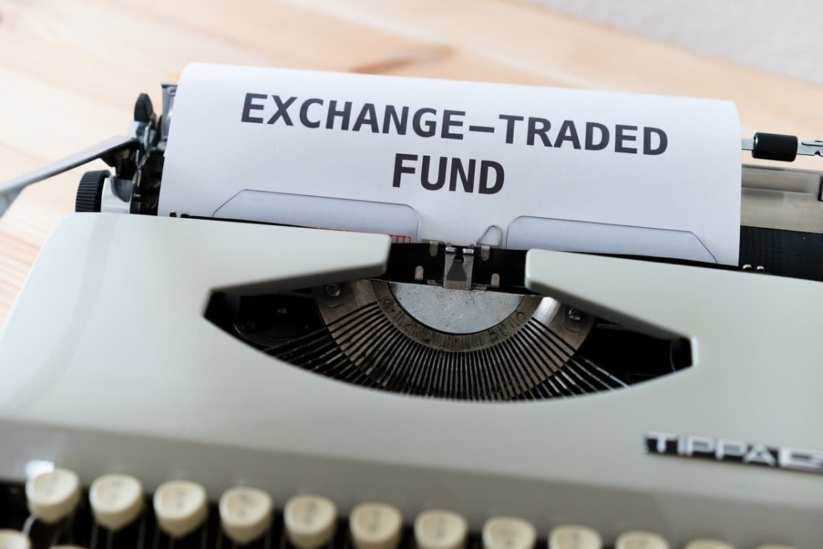 Exchange-traded Fund (ETF)