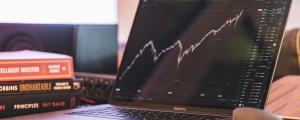 How to Evaluate Online Brokers: Regulation, Fees, and Risk